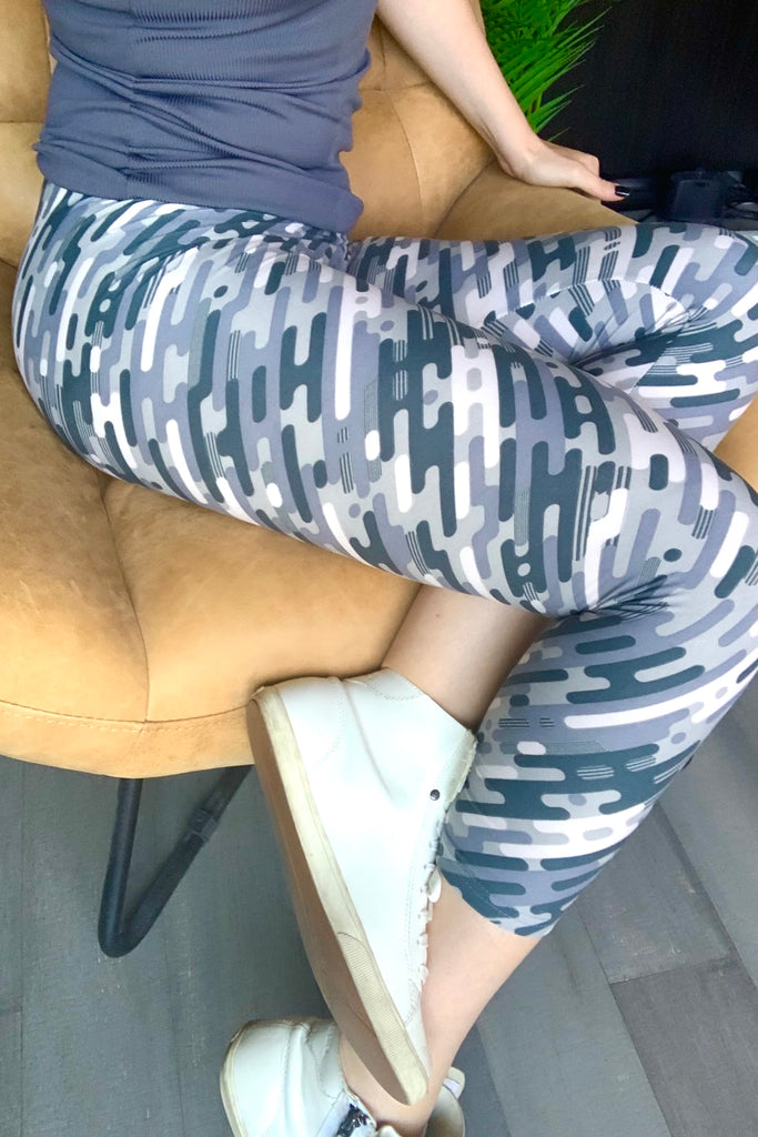 Abstract Print Capris(Multiple Choice)