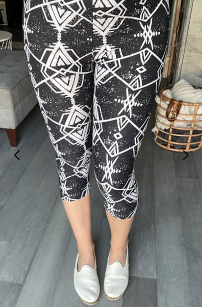 Tribal Capris(Multiple Choice)