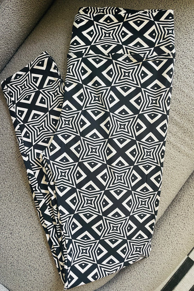 Yoga Waist 3" Black/White Boho Print CURVY SIZE Leggings