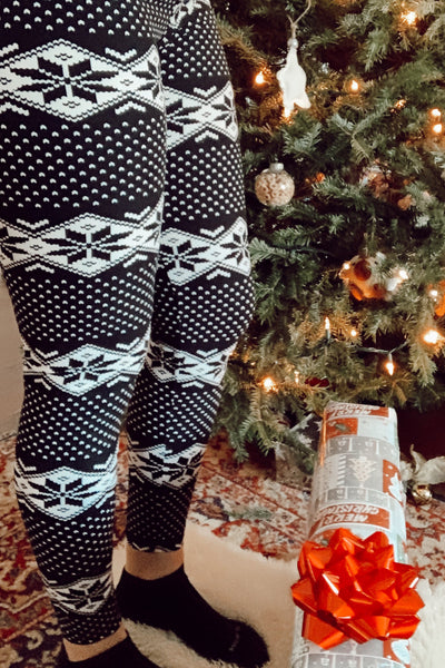 Black/White Nordic Snowflake Print Leggings – CELEBRITY LEGGINGS