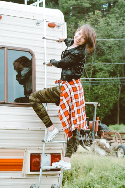 Leggings with red shop vans