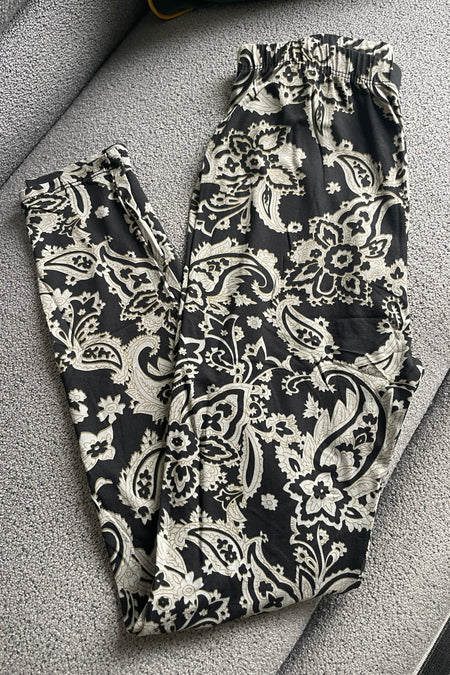 Black/White Floral Print Leggings