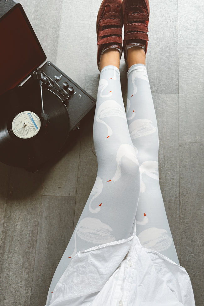 Yoga Waist 3" Swan Print OS Leggings