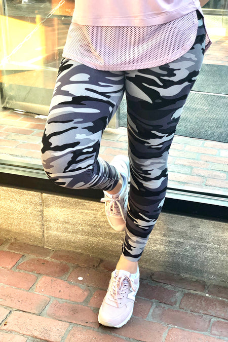 Solid Textured Active Yoga Waist Leggings with a Scrunchy Back Detail
